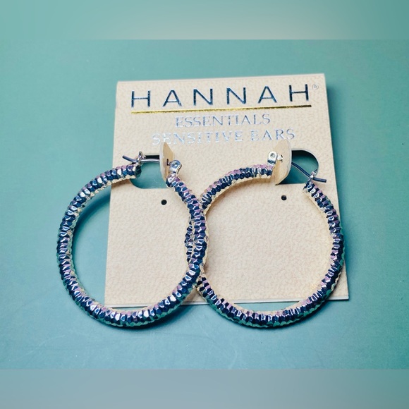 Hannah Sensitive Ears Silver Glitter‎ Infinite Hoop Earrings - Picture 1 of 3